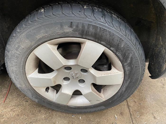 Peugeot 5008 I 1.6 HDiF 16V Sloopvoertuig (2012, Grijs)