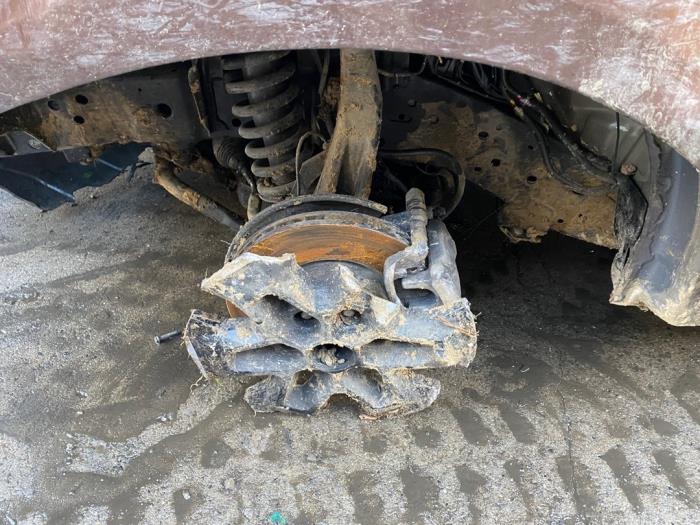 Nissan NP 300 Navara 2.3 dCi twinturbo 16V 4x4 Sloopvoertuig (2021, Bruin)