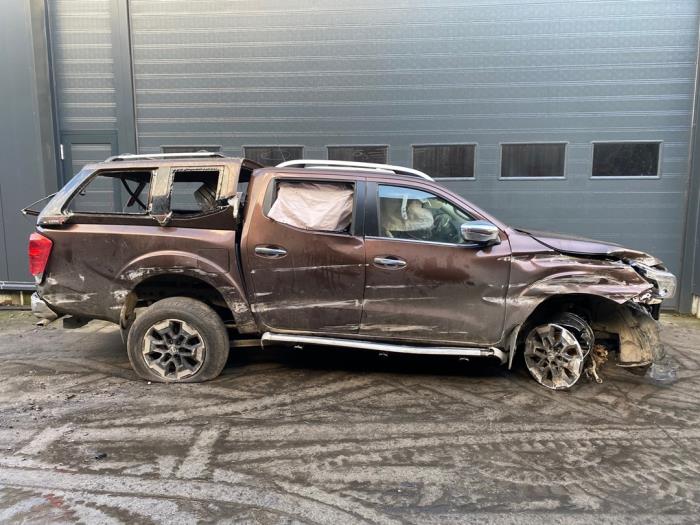 Nissan NP 300 Navara 2.3 dCi twinturbo 16V 4x4 Sloopvoertuig (2021, Bruin)