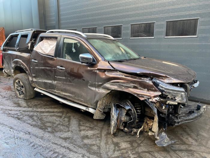 Nissan NP 300 Navara 2.3 dCi twinturbo 16V 4x4 Sloopvoertuig (2021, Bruin)