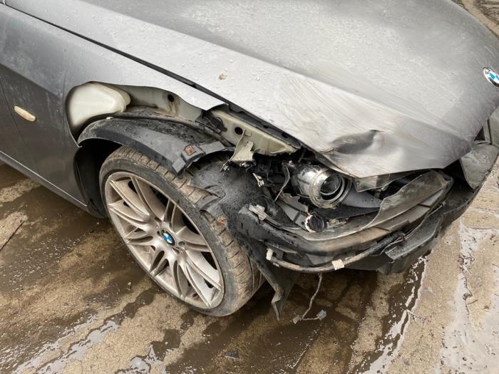 BMW 3 serie 320i 16V Sloopvoertuig (2009, Donker, Grijs)