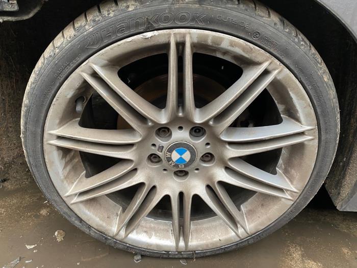 BMW 3 serie 320i 16V Sloopvoertuig (2009, Donker, Grijs)