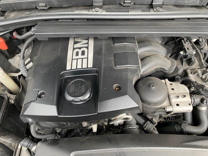 BMW 3 serie 320i 16V Sloopvoertuig (2009, Donker, Grijs)