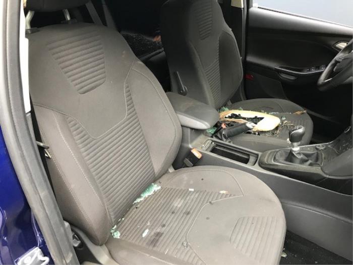 Ford Focus 3 Wagon 1.0 Ti-VCT EcoBoost 12V 125 Sloopvoertuig (2016, Blauw)