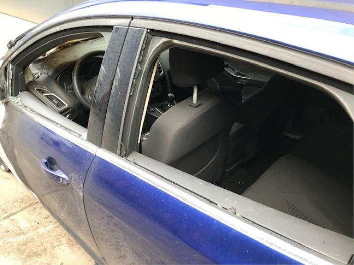 Ford Focus 3 Wagon 1.0 Ti-VCT EcoBoost 12V 125 Sloopvoertuig (2016, Blauw)