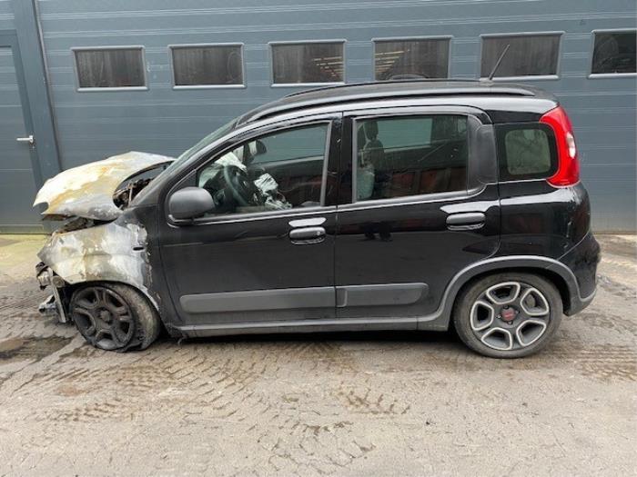 Fiat Panda/Pandina 0.9 TwinAir 60 Sloopvoertuig (2021, Zwart)