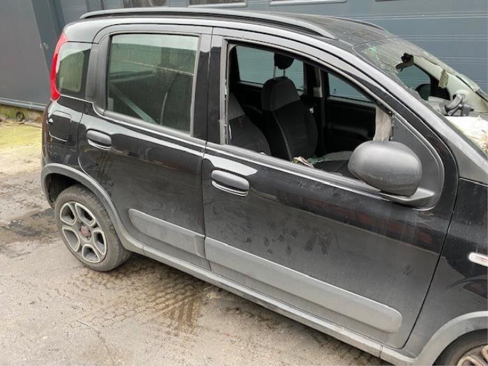 Fiat Panda/Pandina 0.9 TwinAir 60 Sloopvoertuig (2021, Zwart)