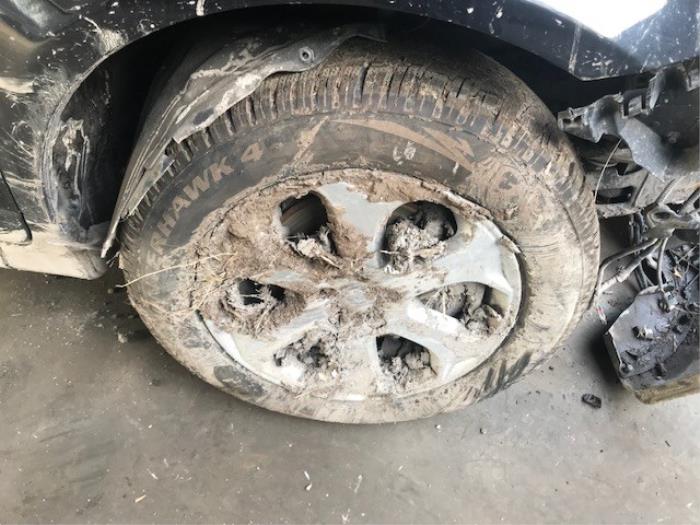 Volvo XC60 I 2.4 D3 20V Sloopvoertuig (2010, Metallic, Zwart)