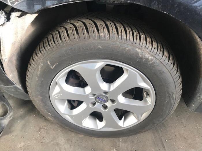 Volvo XC60 I 2.4 D3 20V Sloopvoertuig (2010, Metallic, Zwart)