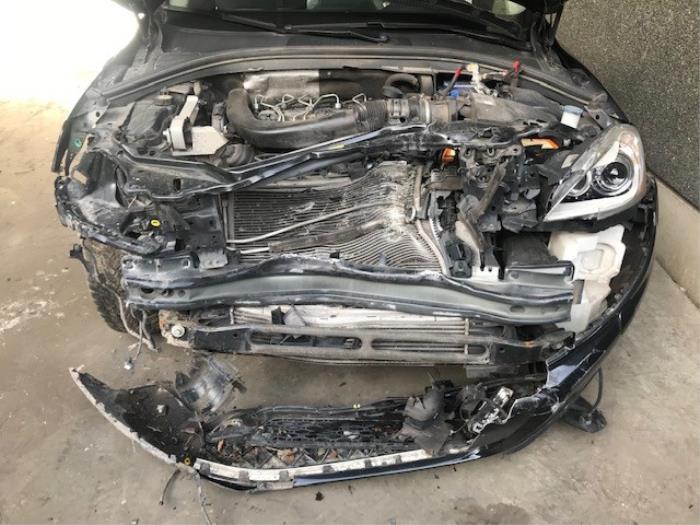 Volvo XC60 I 2.4 D3 20V Sloopvoertuig (2010, Metallic, Zwart)