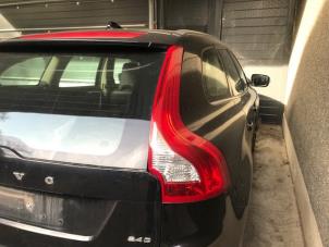 Volvo XC60 I 2.4 D3 20V Sloopvoertuig (2010, Metallic, Zwart)