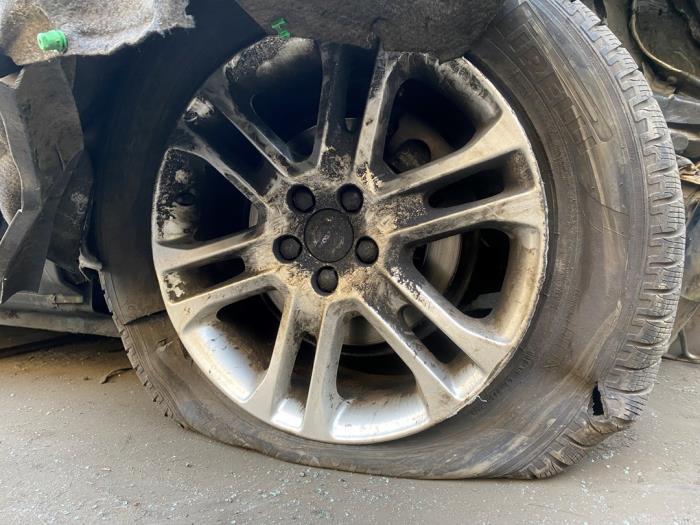 Volvo XC60 I 2.0 D3 20V Sloopvoertuig (2015, Donker, Grijs)