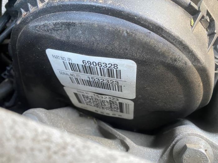 Volvo XC60 I 2.0 D3 20V Sloopvoertuig (2015, Donker, Grijs)