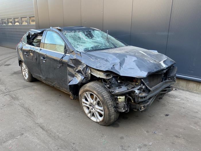 Volvo XC60 I 2.0 D3 20V Sloopvoertuig (2015, Donker, Grijs)