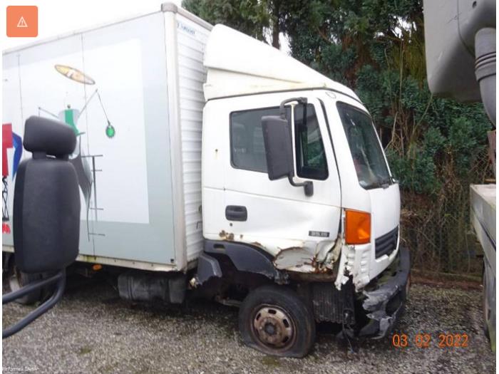 Nissan Atleon Sloopvoertuig (2008, Wit)