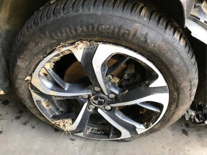 Citroen DS 7 Crossback 1.5 BlueHDI 130 Sloopvoertuig (2018, Metallic, Zwart)