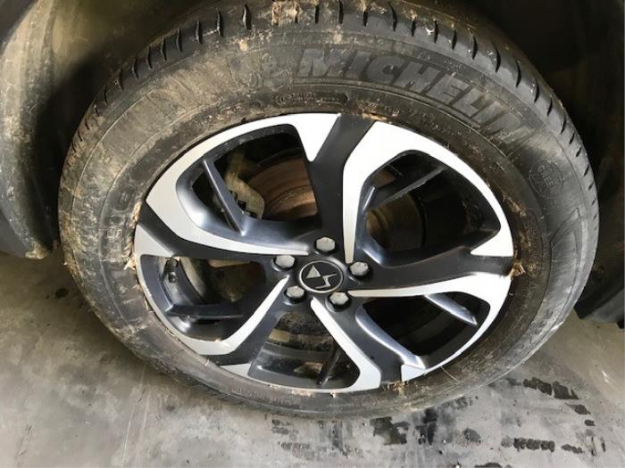 Citroen DS 7 Crossback 1.5 BlueHDI 130 Sloopvoertuig (2018, Metallic, Zwart)