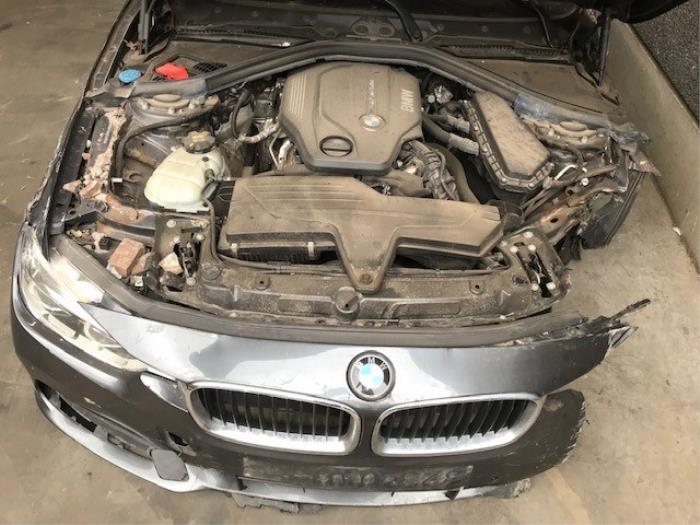 BMW 3 serie Touring 318d 2.0 16V Sloopvoertuig (2017, Donker, Grijs)