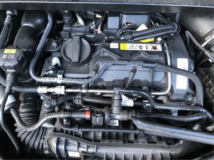 BMW X1 xDrive 25e 1.5 12V TwinPower Turbo Sloopvoertuig (2020, Metallic, Zwart)
