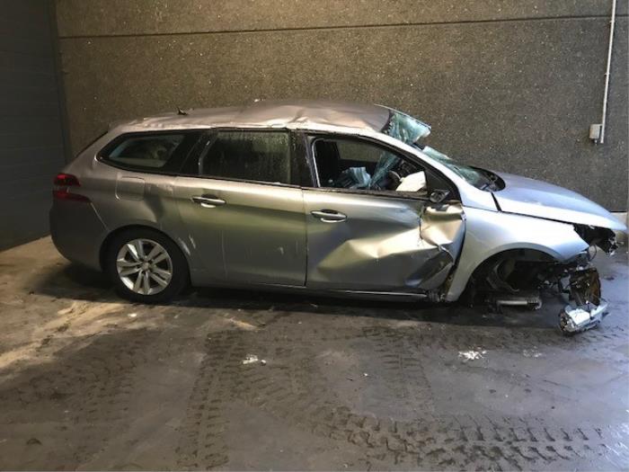Peugeot 308 SW 1.5 BlueHDi 130 Sloopvoertuig (2021, Zilver)
