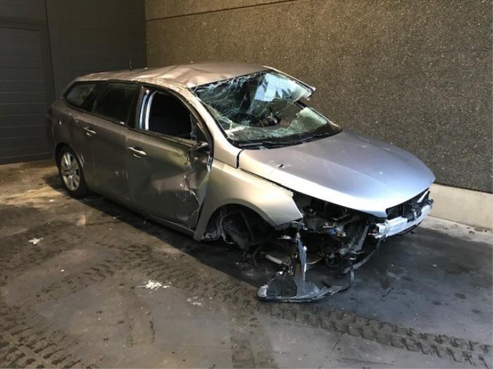 Peugeot 308 SW 1.5 BlueHDi 130 Sloopvoertuig (2021, Zilver)