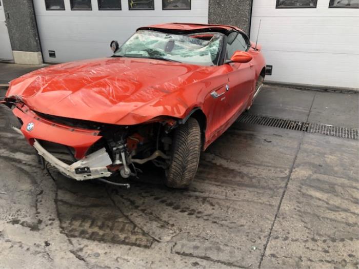BMW Z4 Roadster sDrive 18i 2.0 16V Sloopvoertuig (2013, Metallic, Oranje)
