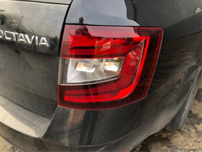 Skoda Octavia Combi 1.6 TDI 16V Sloopvoertuig (2019, Metallic, Zwart)