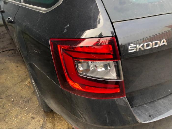 Skoda Octavia Combi 1.6 TDI 16V Sloopvoertuig (2019, Metallic, Zwart)