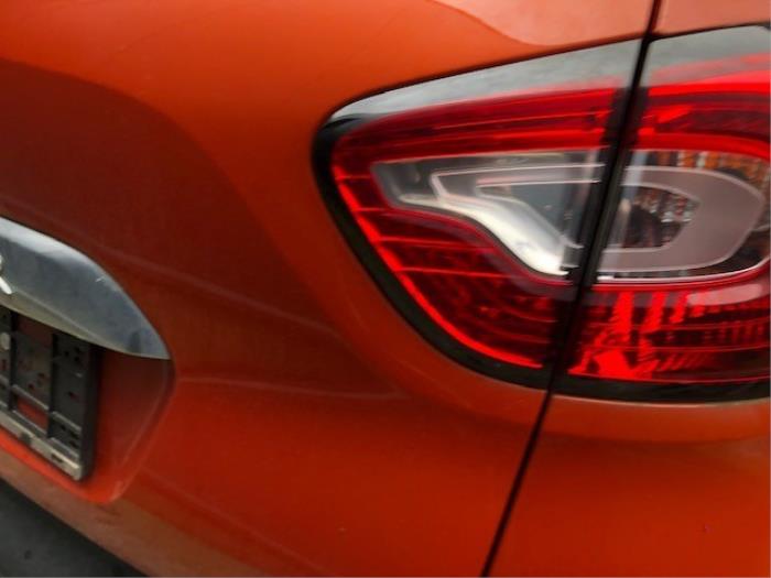 Renault Captur 0.9 Energy TCE 12V Sloopvoertuig (2016, Rood)