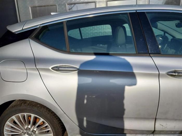 Opel Astra K 1.0 Turbo 12V Sloopvoertuig (2018, Licht, Zilvergrijs)