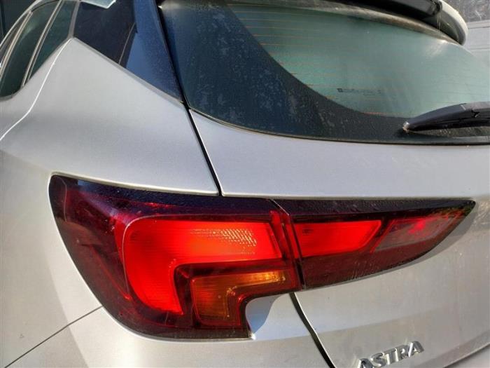 Opel Astra K 1.0 Turbo 12V Sloopvoertuig (2018, Licht, Zilvergrijs)