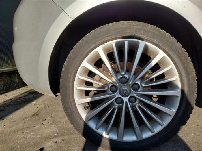 Opel Astra K 1.0 Turbo 12V Sloopvoertuig (2018, Licht, Zilvergrijs)