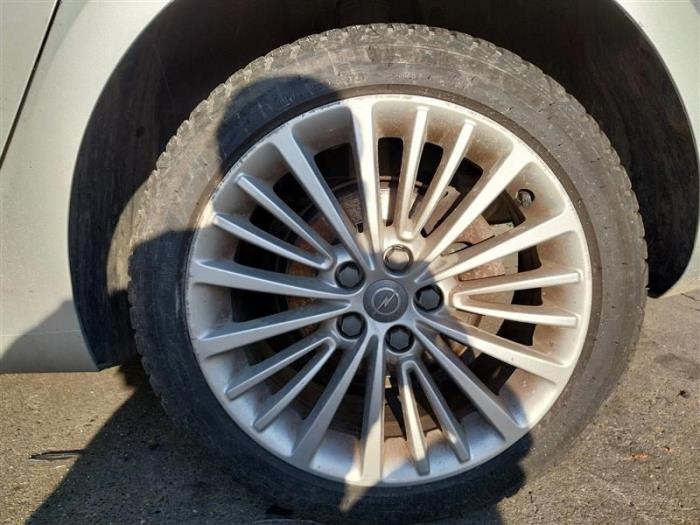 Opel Astra K 1.0 Turbo 12V Sloopvoertuig (2018, Licht, Zilvergrijs)