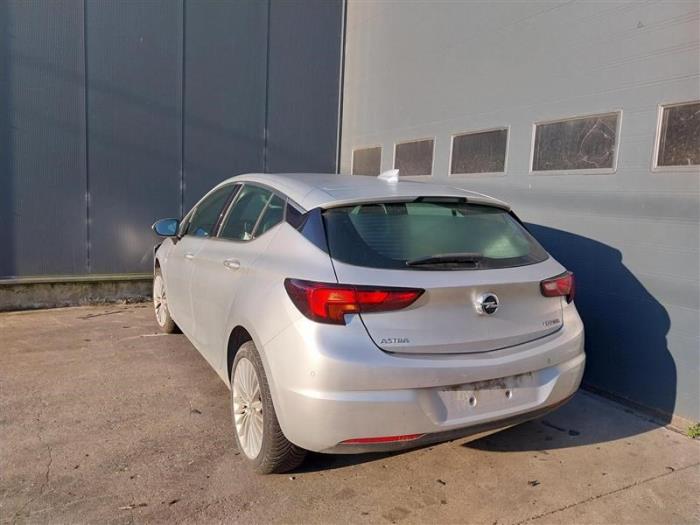 Opel Astra K 1.0 Turbo 12V Sloopvoertuig (2018, Licht, Zilvergrijs)