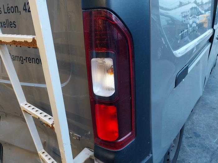 Renault Trafic 1.6 dCi 125 Twin Turbo Sloopvoertuig (2018, Donker, Grijs)