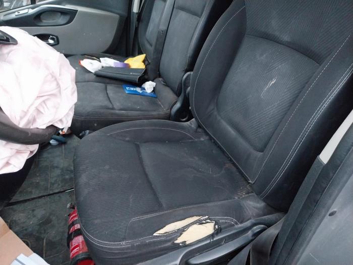 Renault Trafic 1.6 dCi 125 Twin Turbo Sloopvoertuig (2018, Donker, Grijs)