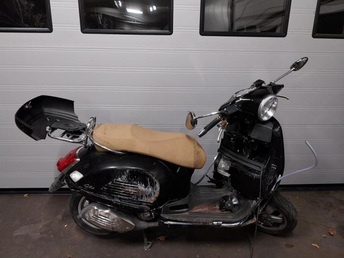 Piaggio Sloopvoertuig (2017, Zwart)