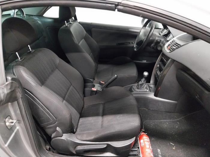 Peugeot 207 CC 1.6 16V Sloopvoertuig (2010, Grijs)