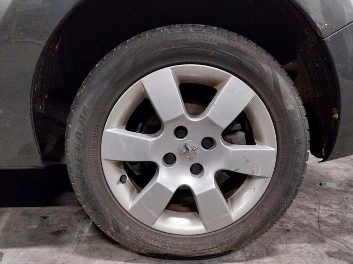 Peugeot 5008 I 1.6 HDiF 16V Sloopvoertuig (2013, Grijs)