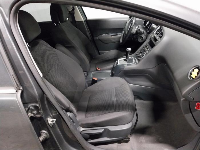 Peugeot 5008 I 1.6 HDiF 16V Sloopvoertuig (2013, Grijs)