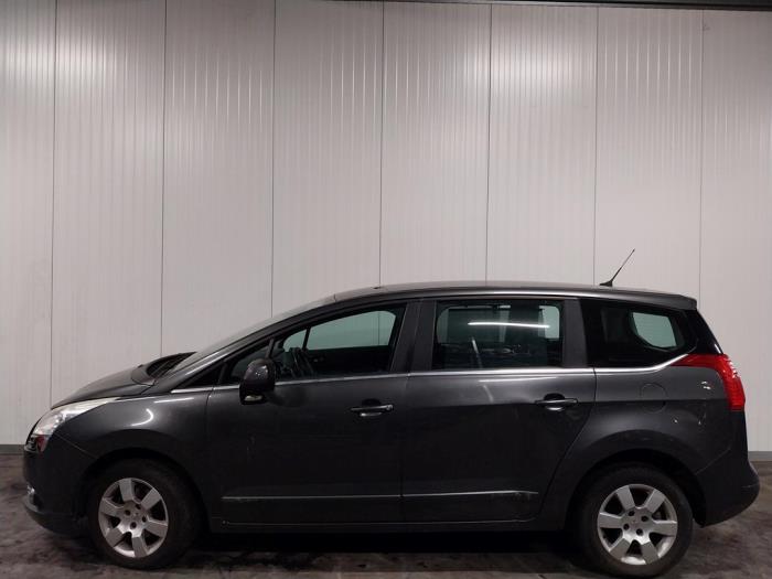 Peugeot 5008 I 1.6 HDiF 16V Sloopvoertuig (2013, Grijs)