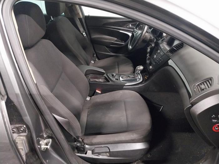 Opel Insignia 2.0 CDTI 16V 130 Ecotec Sloopvoertuig (2009, Grijs)