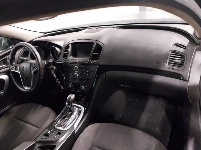 Opel Insignia 2.0 CDTI 16V 130 Ecotec Sloopvoertuig (2009, Grijs)