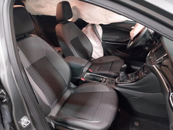 Opel Astra K 1.5 CDTi 105 12V Sloopvoertuig (2021, Grijs)