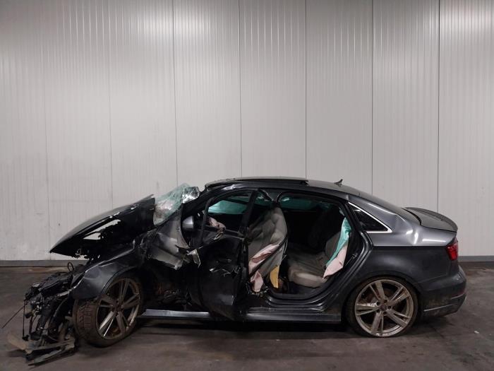 Audi RS 3 Limousine 2.5 TFSI 20V Quattro Sloopvoertuig (2017, Grijs)