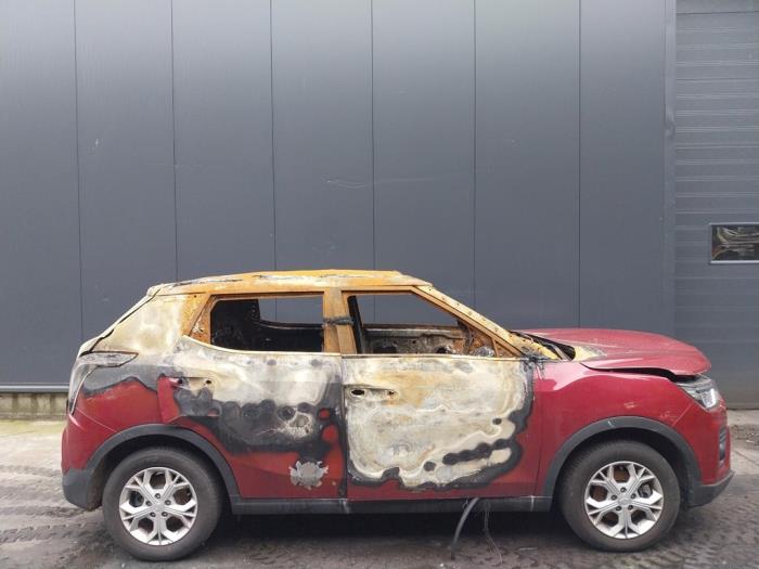 Ssang Yong Tivoli 1.2 T-GDi 12V 2WD Sloopvoertuig (2023, Rood)