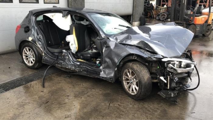 BMW 1 serie 118i 1.5 TwinPower 12V Sloopvoertuig (2018, Donker, Grijs)