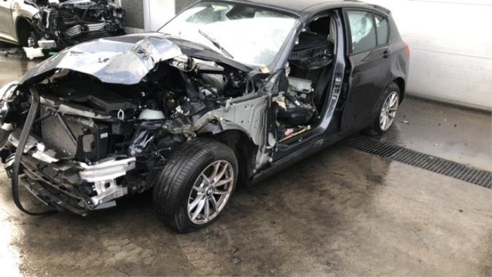 BMW 1 serie 118i 1.5 TwinPower 12V Sloopvoertuig (2018, Donker, Grijs)