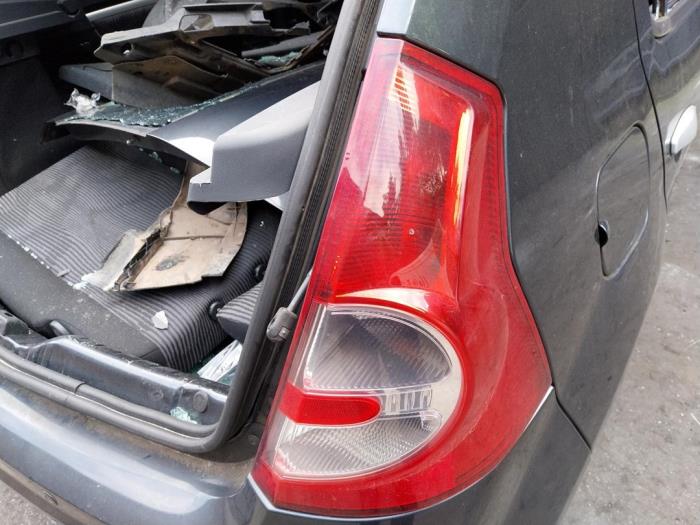 Dacia Sandero I 1.2 16V Sloopvoertuig (2010, Donker, Grijs)