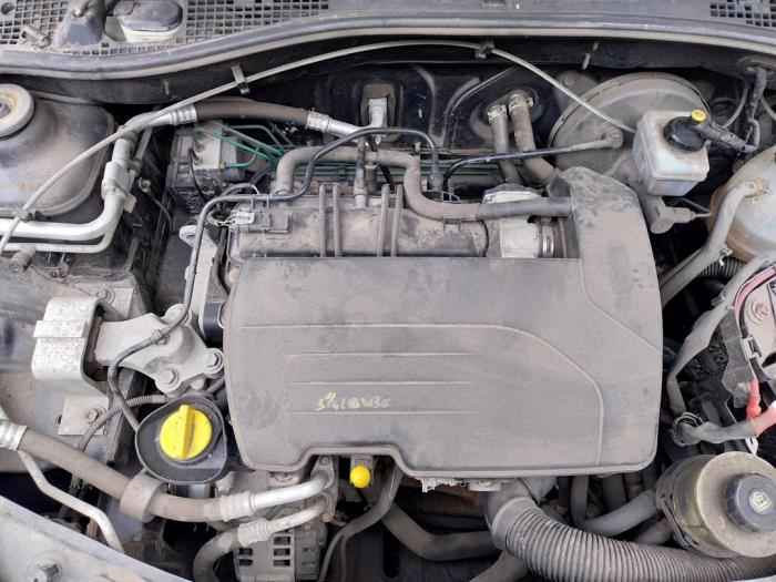 Dacia Sandero I 1.2 16V Sloopvoertuig (2010, Donker, Grijs)